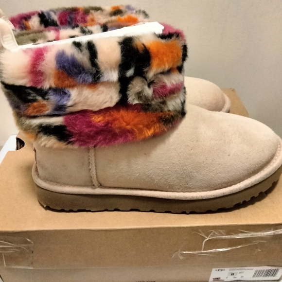 UGG Fluff Mini Quilted Motlee Boots (Size 8 Women's - Picture 6 of 11